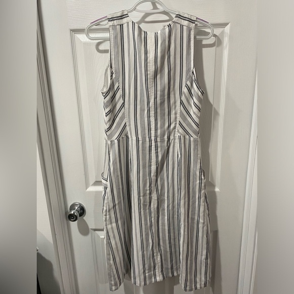 NWT Loft outlet women’s sleeveless dress, blue white stripe, coastal.  Size 6 - Picture 4 of 8